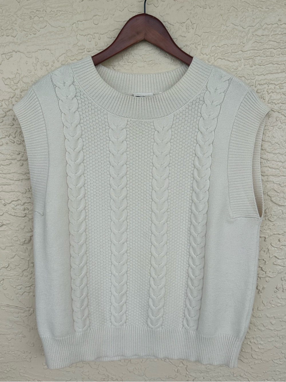 Cyrus Cream Cable Knit Sweater Vest L Quiet Luxury Old Money Chic - Picture 2 of 6